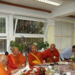 Együttműködési szándéknyilatkozatot írt alá a tiszteletreméltó Sitagu Sayadaw a burmai Sitagu International Buddhist Academy (Sitagu Nemzetközi Buddhista Akadémia: http://on.fb.me/1MozeYA) részéről és Jelen János, a Főiskola rektora.