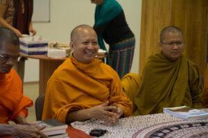 A Tiszteletreméltó Professzor Dr. Phra Brahmapundit a thaiföldi Mahachulalongkornrajavidyalaya Egyetem (MCU) rektora és delegációja találkozott a Tan Kapuja Buddhista Egyház képviselőivel